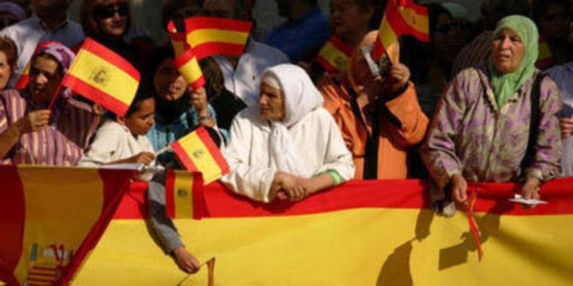 بأزيد من 767 ألف شخص.. المغاربة أول جالية أجنبية تقيم قانونيا بإسبانيا