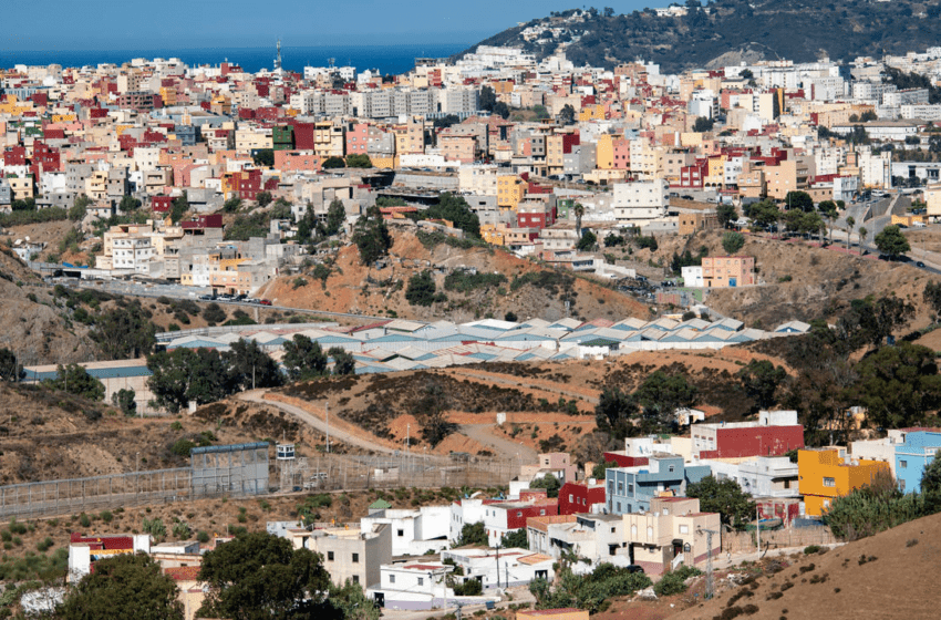  المغرب وإسبانيا يعيدان فتح حدودهما البرية في جيبي سبتة ومليلية بعد إغلاقها لمدة عامين – فرانس 24 / FRANCE 24