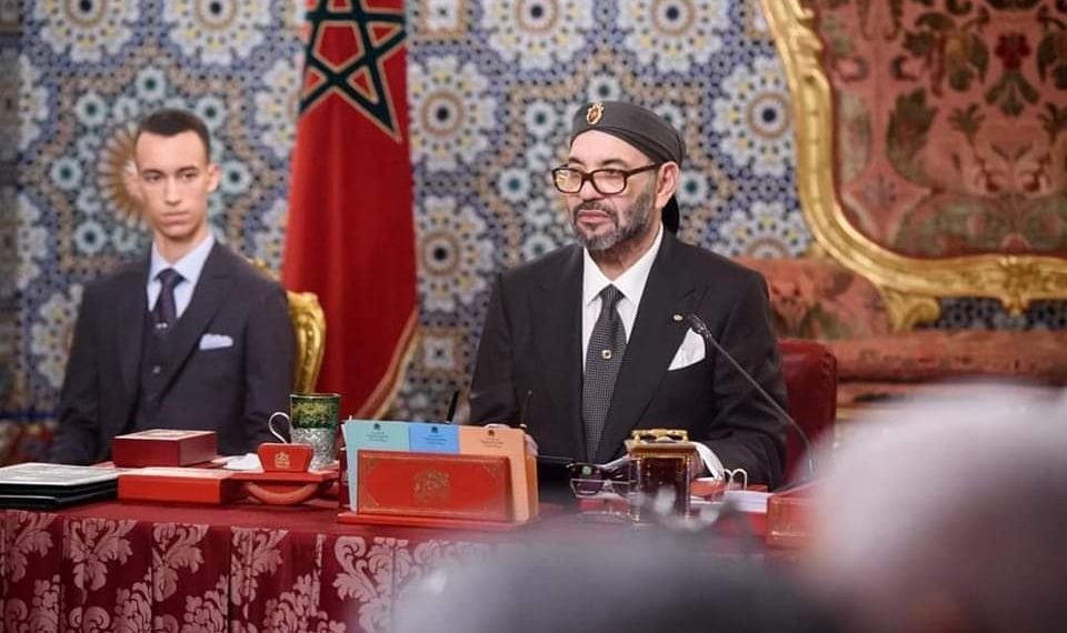 جلالة الملك يترأس مجلسا وزاريا ويعين بنشعبون على رأس صندوق محمد السادس للاستثمار