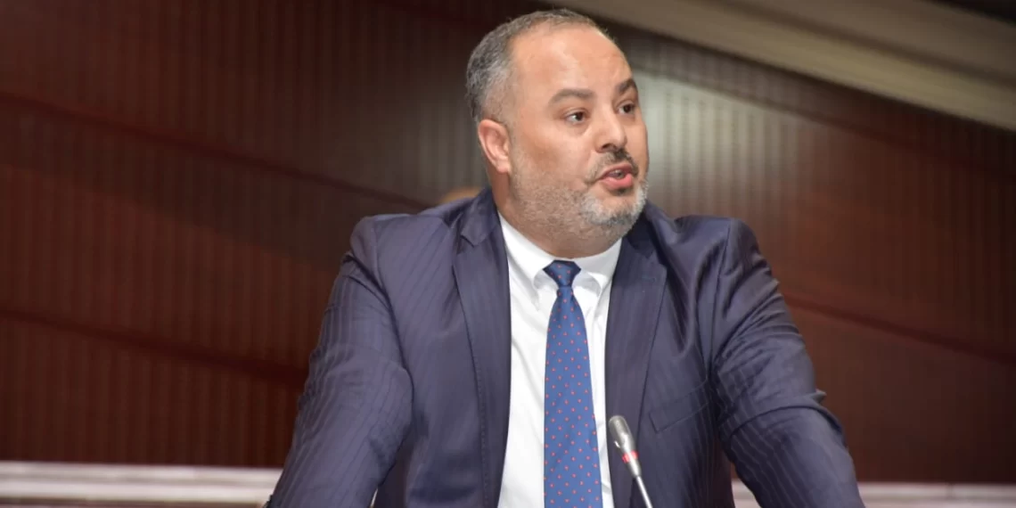 عادل السباعي يسائل وزير الشباب والثقافة والتواصل حول رداءة النقل التلفزي للاستقبال الشعبي للمنتخب الوطني لكرة القدم