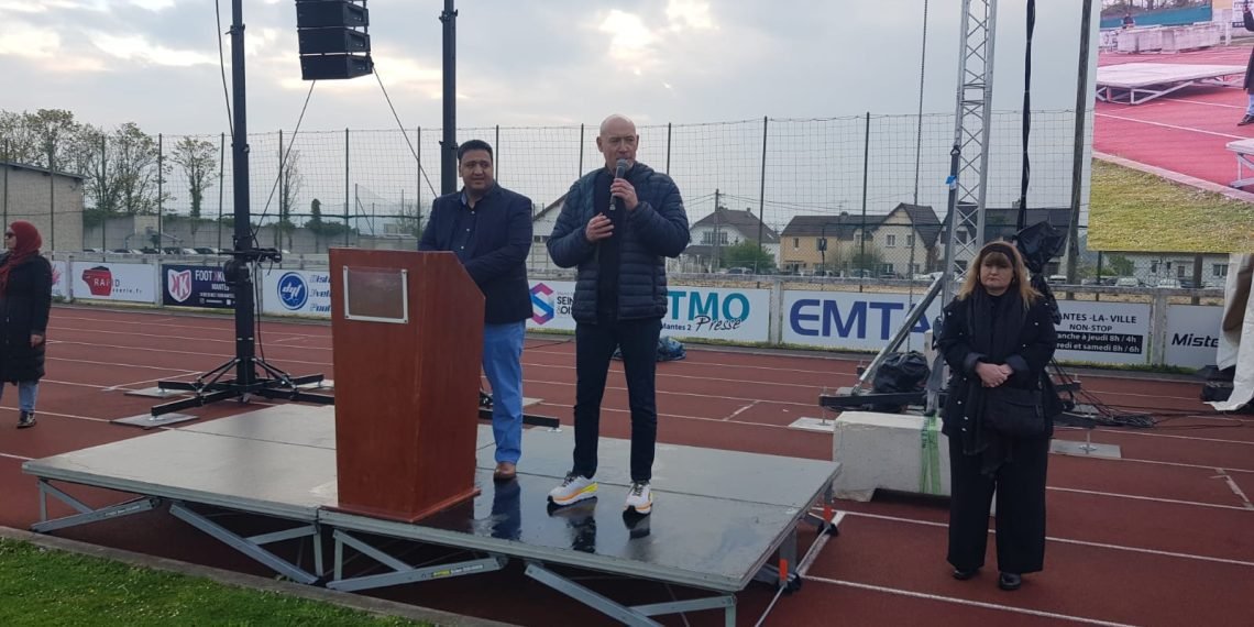 صلاة العيد بمونت لافيل تجمع أكثر من 8000 مصليا وأكثر من 350  هدية للأطفال