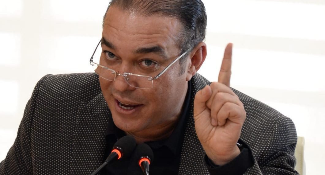 أوزين يتساءل من فاس: الكل يبكي.. فمن سرق القرآن؟