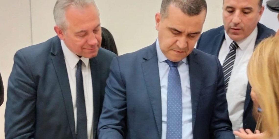 لقاءات تواصلية بين القنصل العام والجالية المغربية ببونطواز الفرنسية