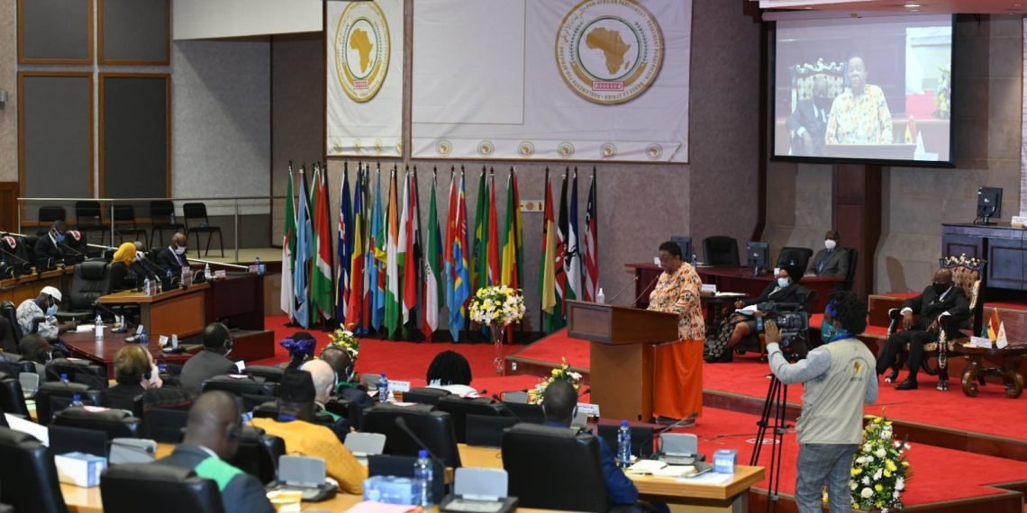 الوفد المغربي بالبرلمان الإفريقي يحبط مناورات “الجمهورية الوهية”