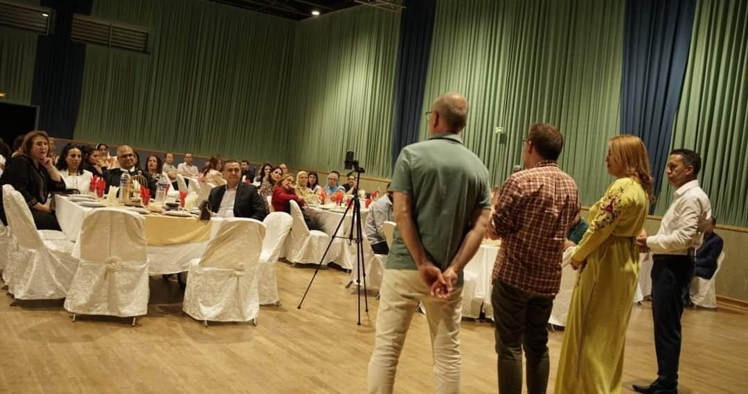 الموسيقى الأمازيغية تتألق  في حفل فني وثقافي بفرنسا 