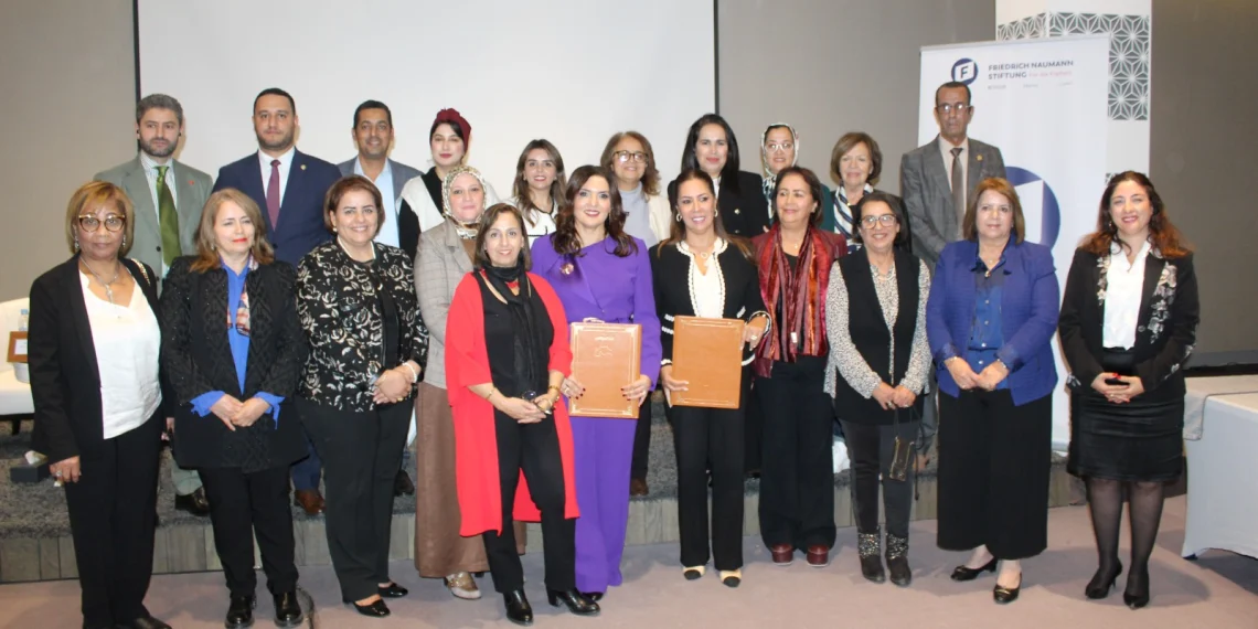 الوزيرة السابقة بوشارب تثير قضية هجرةالنساء وارتباطها بالتغيرات المناخية