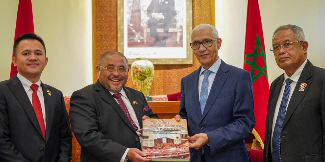 رئيس مجلس النواب يستقبل وفداً برلمانياً إندونيسياً لتعزيز التعاون الثنائي