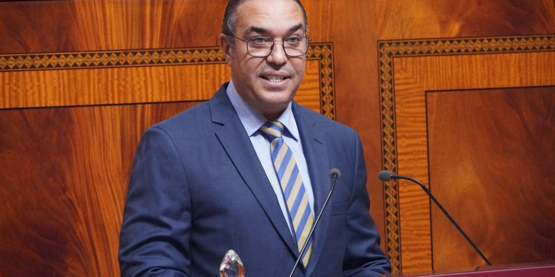 محمد أوزين ينتقد فرضيات مشروع قانون المالية: غياب اليقين والتركيز على الأرقام على حساب المواطن