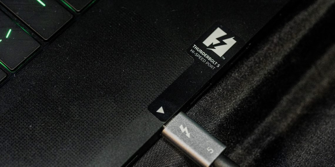 هل تخزين Thunderbolt 5 جاهز؟ نظرة أولى على التكنولوجيا المتطورة