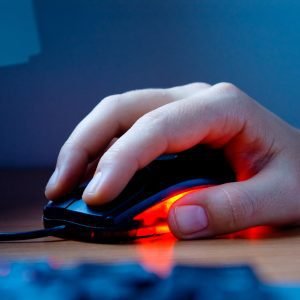 أفضل ماوسات الألعاب ذات الميزانية المحدودة لعام 2024: الأفضل بشكل عام، والأفضل للرياضات الإلكترونية، وأفضل RGB، والمزيد