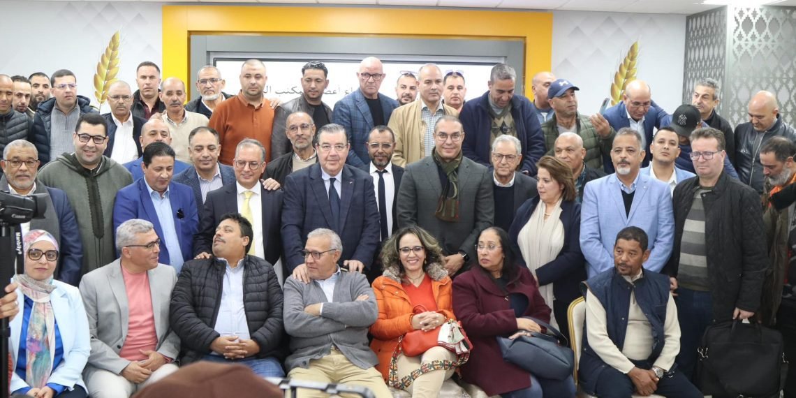 انضمام التكتل الديمقراطي المغربي إلى حزب الحركة الشعبية: خطوة لتعزيز الساحة السياسية