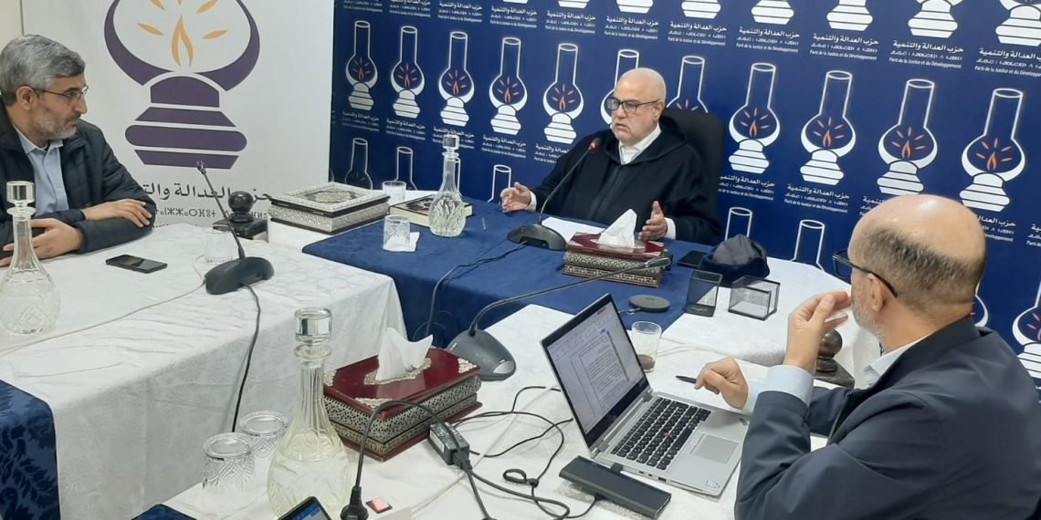 حزب العدالة والتنمية يستنكر تصريحات وزير العدل حول مدونة الأسرة وينتقد سياسة الحكومة