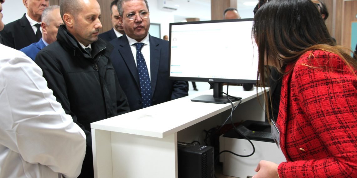 التهراوي يزور جهة الشرق ويطلق خدمات 15 مركزًا صحيًا