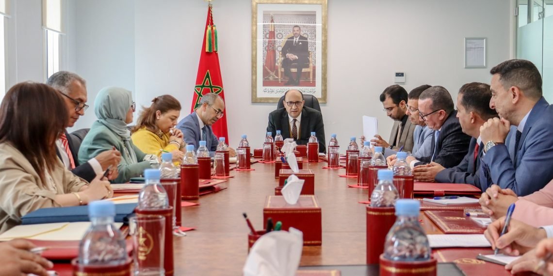 حسن طارق يؤكد  على أهمية دور الجهات في تعزيز الوساطة المؤسساتية